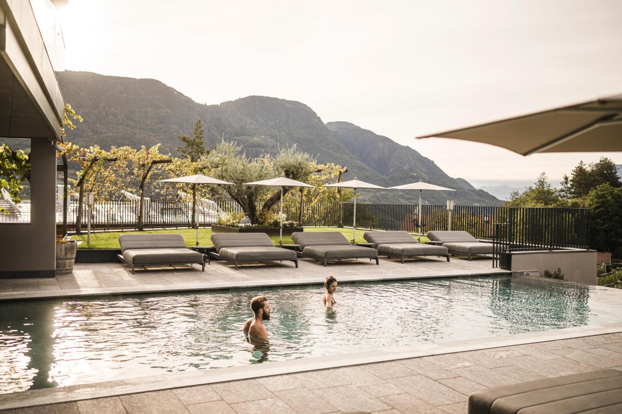 Vinea - Suites Tirolo Bagian luar foto