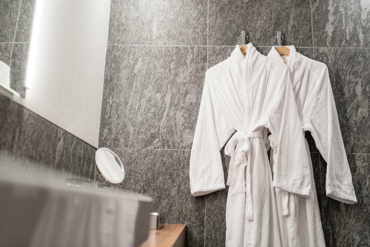 Vinea - Suites Tirolo Bagian luar foto